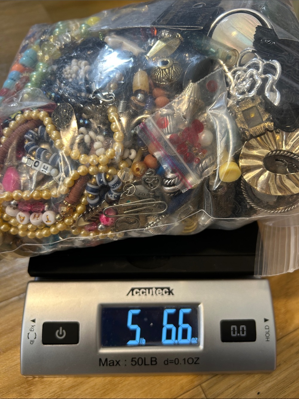 Craft! Over 5-pounds 6oz (tons of pendants in this lot)